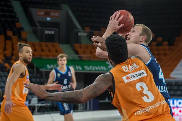 巴黎道歉事 巴黎道歉事